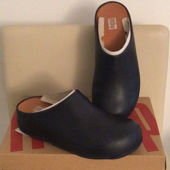 NWT Fitflop Shuv Leather Clogs Size 7 Navy Blue Price Just Reduced - Picture 8 of 11